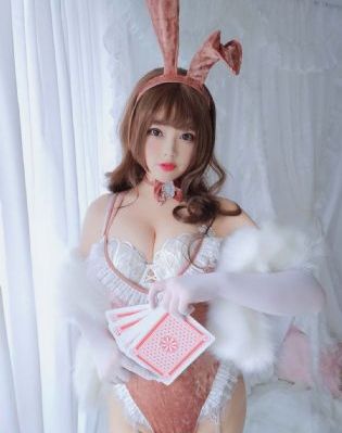 《小镇姑娘》在线观看_超清影视在线观看