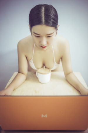 《潜伏》全集免费观看高清版_暖暖免费观看视频