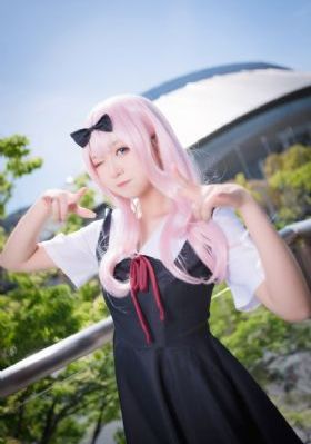 年轻的小婊5线观高清5中字电影_4K在线观看高清