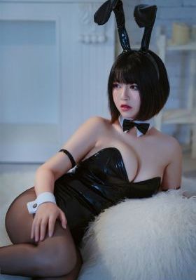 年轻的女老师_720视频大全